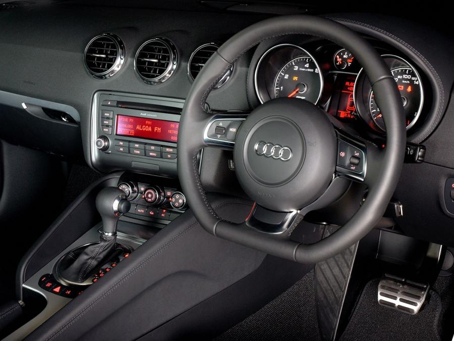 Торпедо Audi TT 3.2 Quattro Coupe (8J) 2006 года  (ZA) (фото 5 из 13)